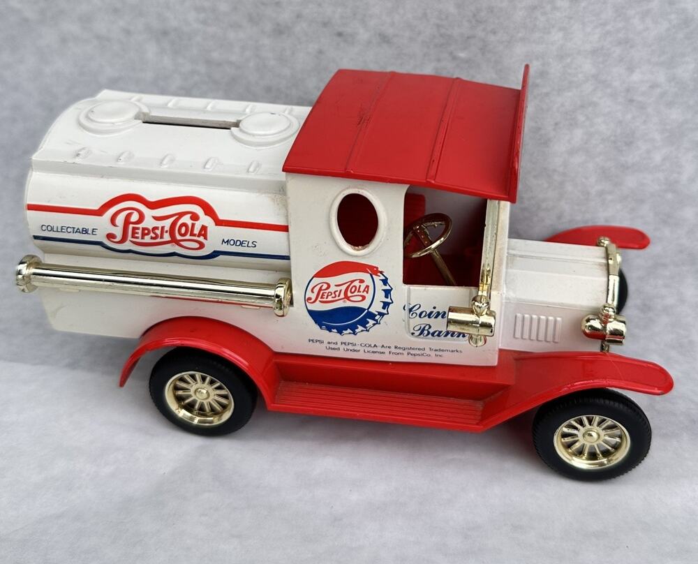 A42 Vintage Golden Wheel Diecast Collectible Pepsi Cola Coin Bank Truck NO Key